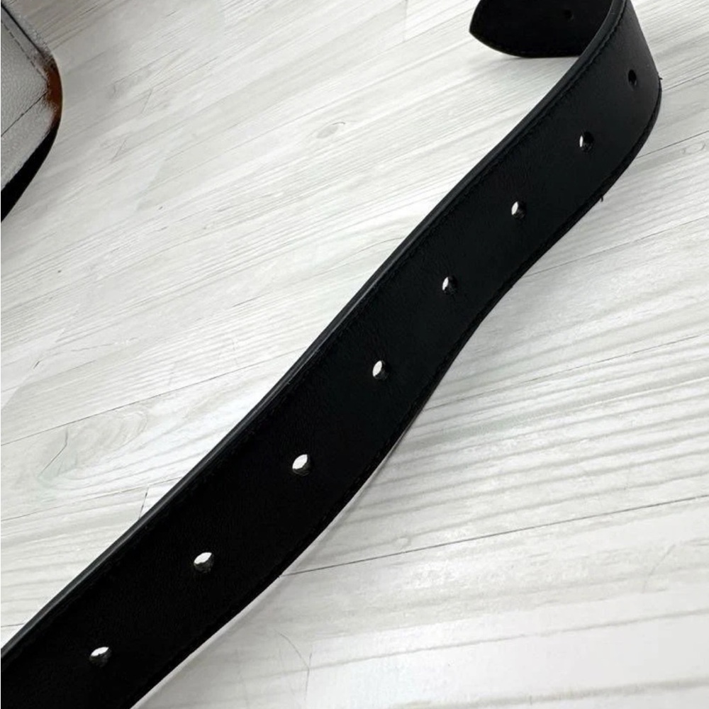 Gucci Black Leather Belt with Gold Buckle - Picture 12 of 15